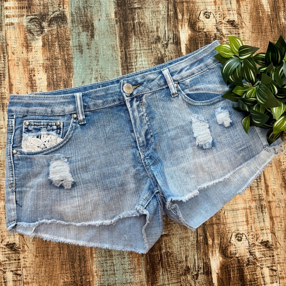 Women’s Juniors “Almost Famous” Distressed Jean Shorts | #B1